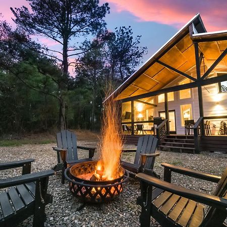 New Farmhouse-Chic Cabin With Hot Tub & Firepit Broken Bow Exterior photo
