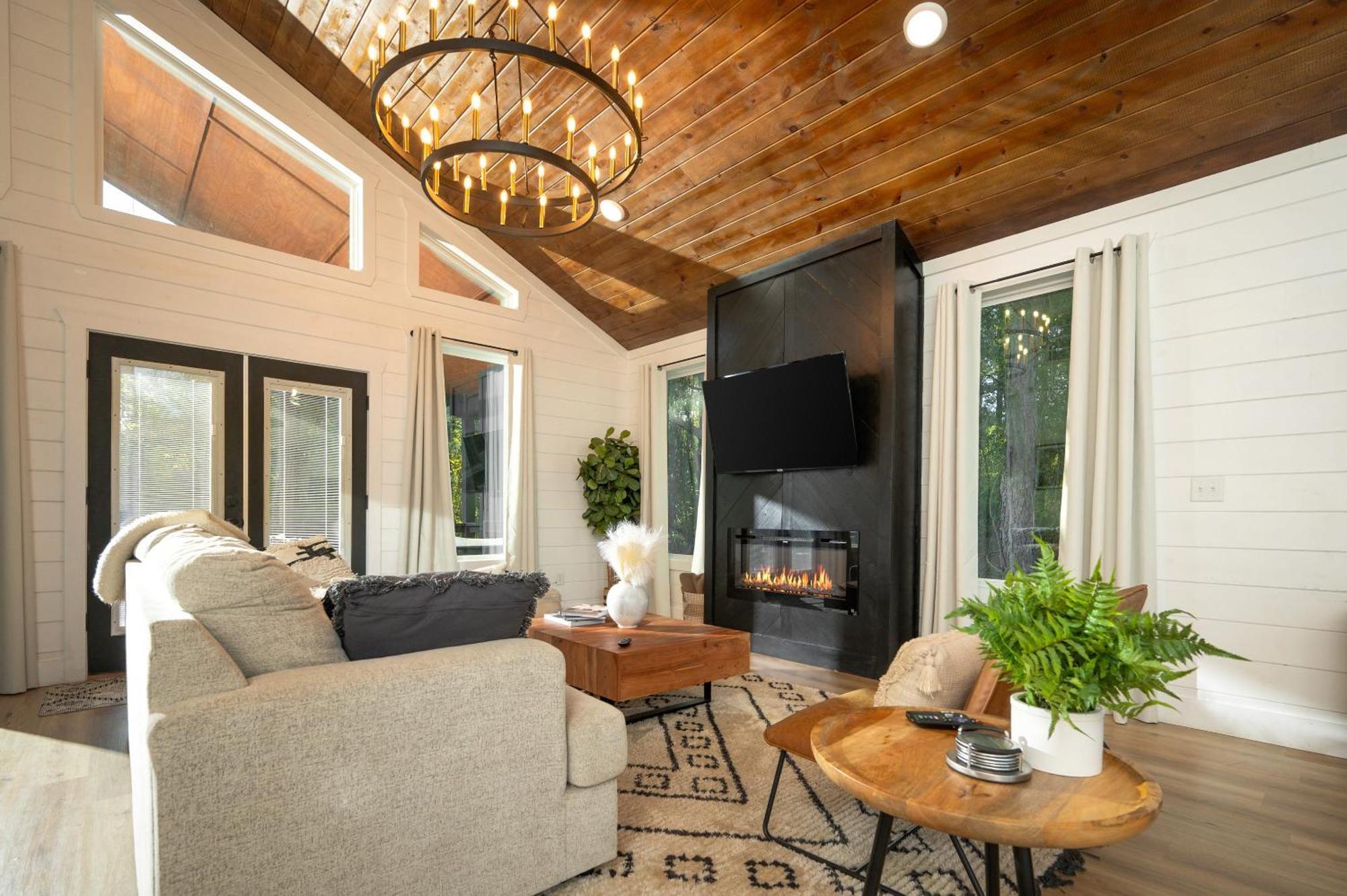 New Farmhouse-Chic Cabin With Hot Tub & Firepit Broken Bow Exterior photo