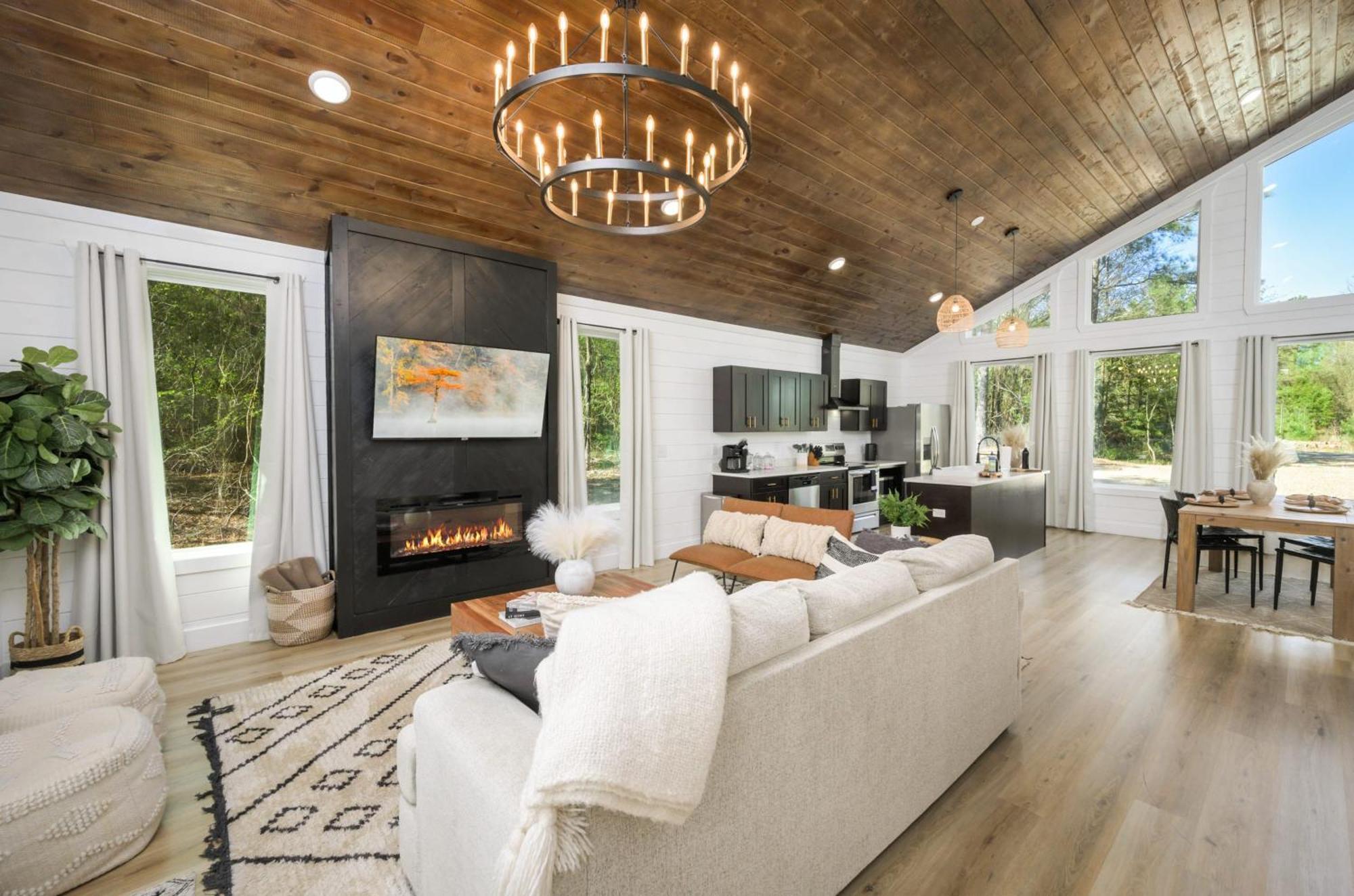 New Farmhouse-Chic Cabin With Hot Tub & Firepit Broken Bow Exterior photo