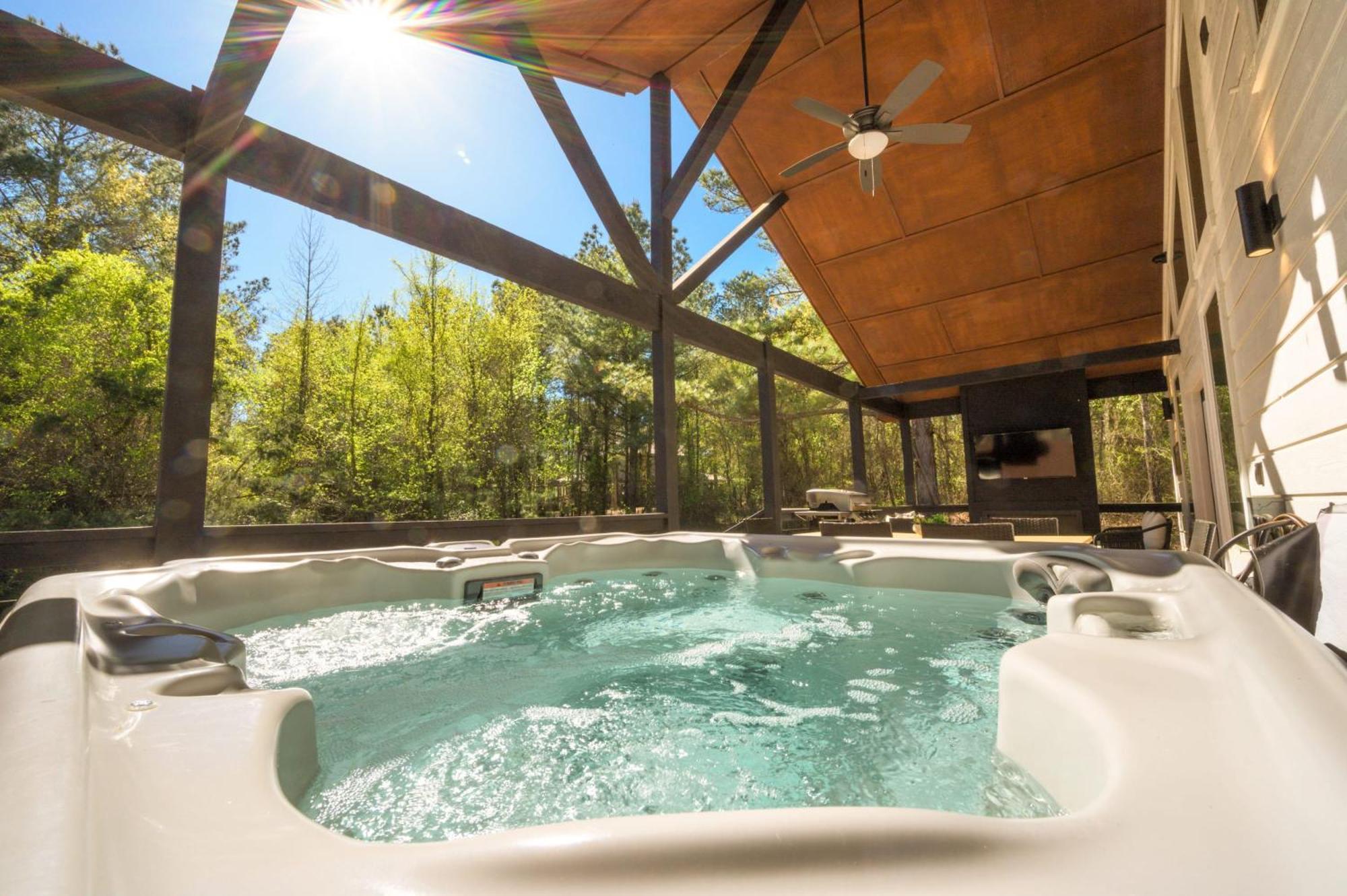 New Farmhouse-Chic Cabin With Hot Tub & Firepit Broken Bow Exterior photo