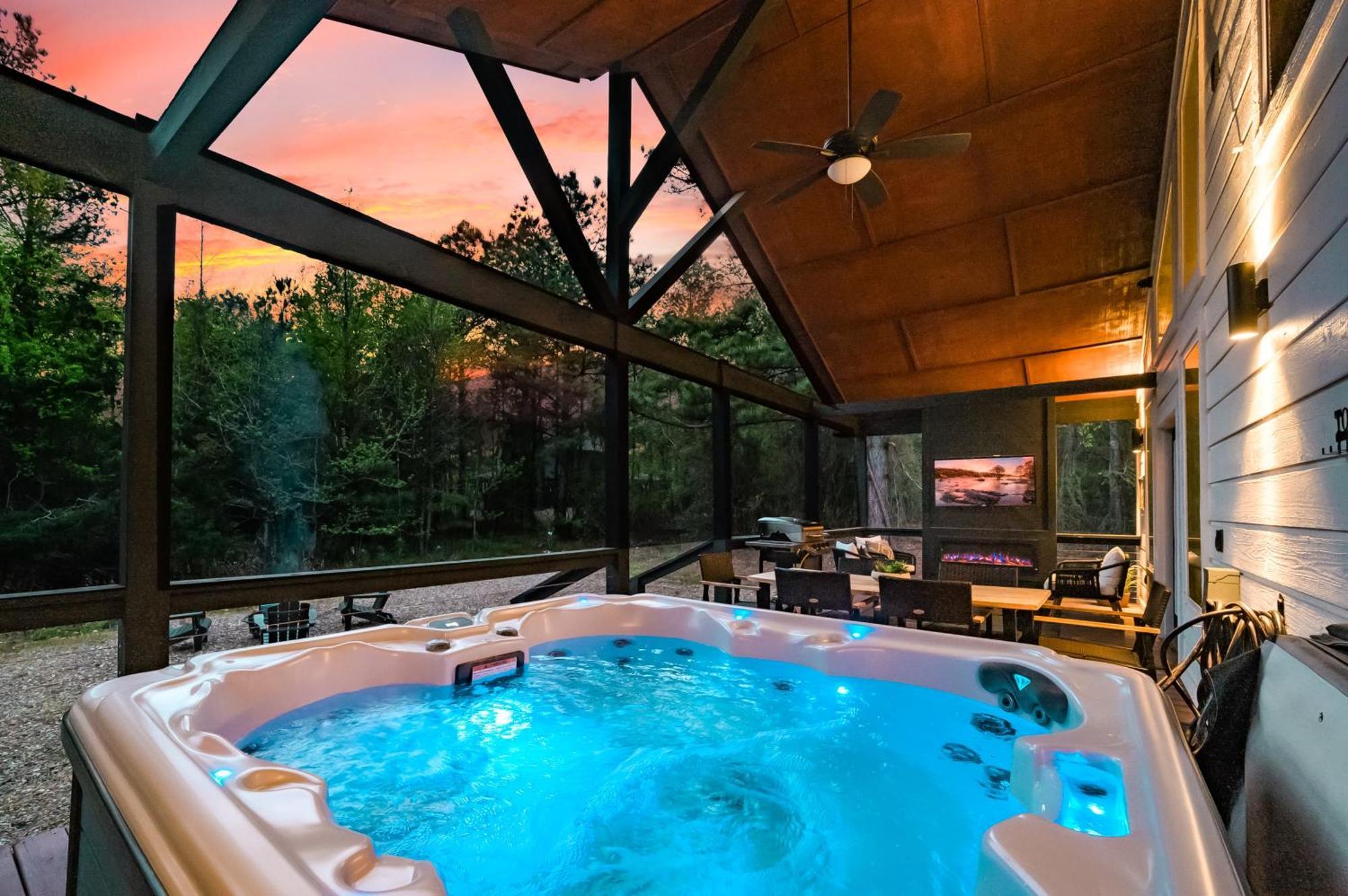 New Farmhouse-Chic Cabin With Hot Tub & Firepit Broken Bow Exterior photo